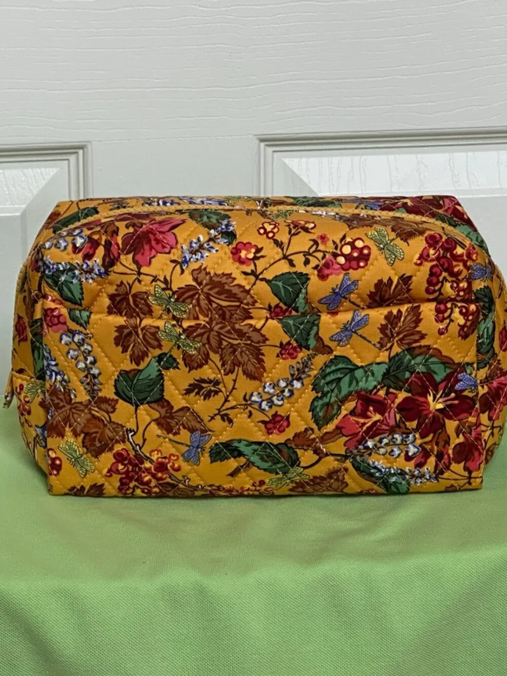 VERA BRADLEY GILMORE GIRLS COSMETIC BAG CASE:NWT GILMORE GIRLS AUTUMN
